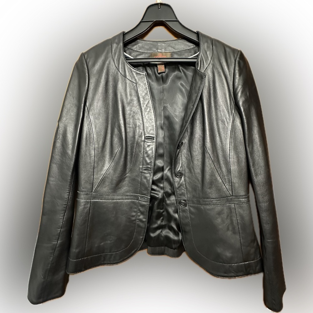 Danier Women’s Black Leather Jacket
